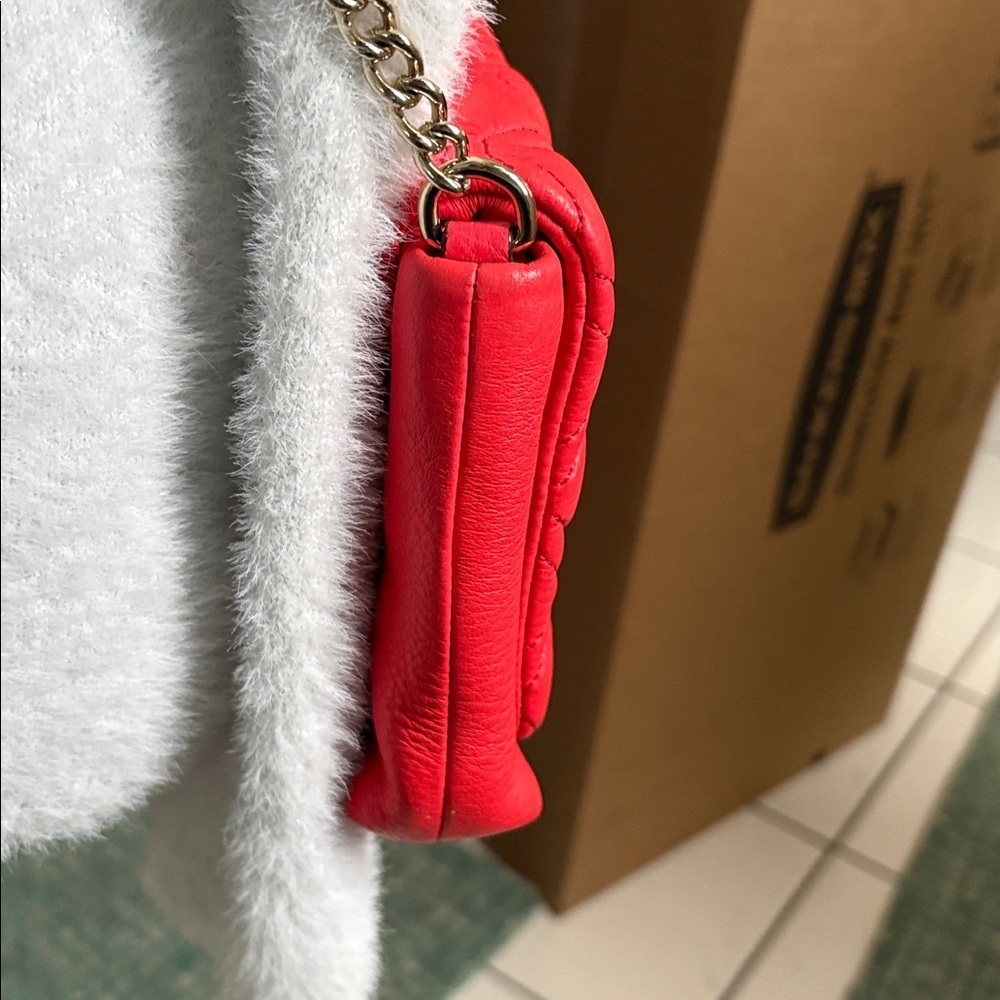 Kate Spade  Crossbody Bag  quilted leather  Red  turn lock  chain strap detail - Picture 5 of 17